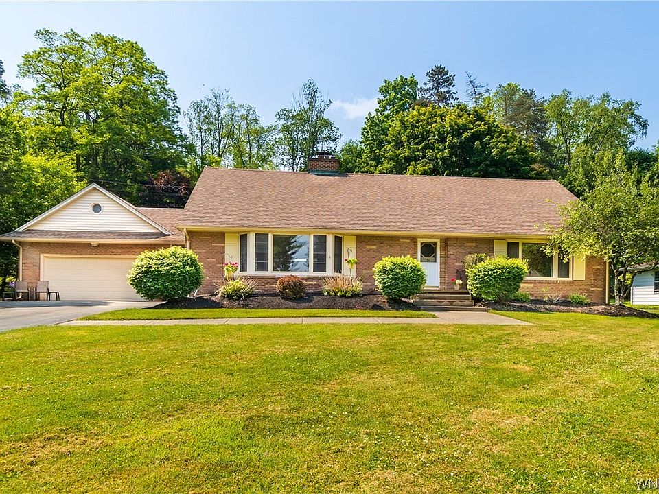 1st image of 30 Kathryn Dr