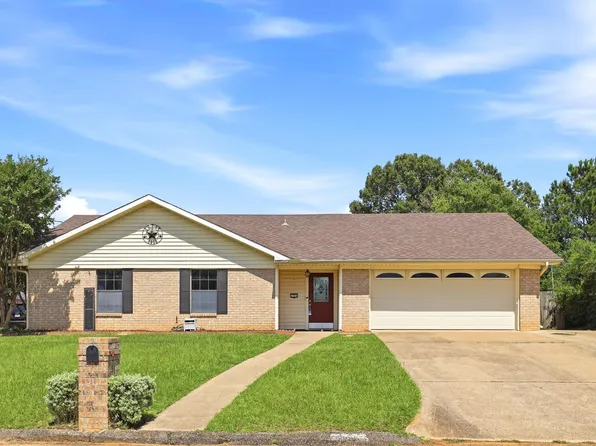 3704 Kriss Dr, Longview, TX 75604