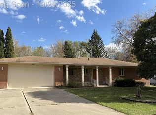 6361 Samson Dr, Grand Blanc, MI