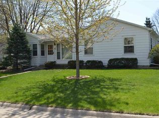 704 W 15th St, Cedar Falls, IA 50613