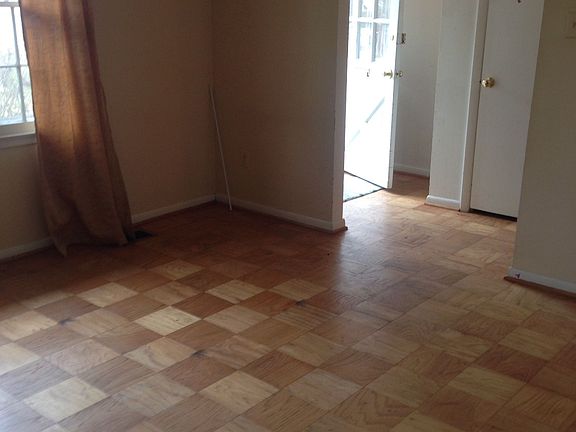 4th image of 9534 Old Creek Dr