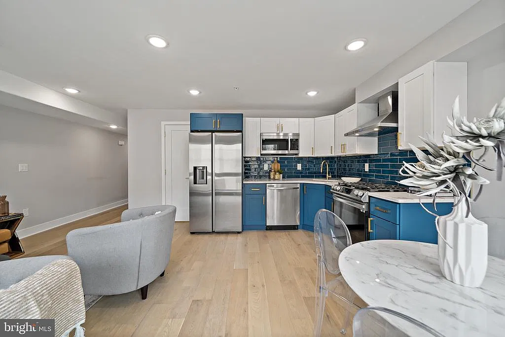 2 bed, 2.5 bath, 1750 sqft, $2,750 — Photo 2