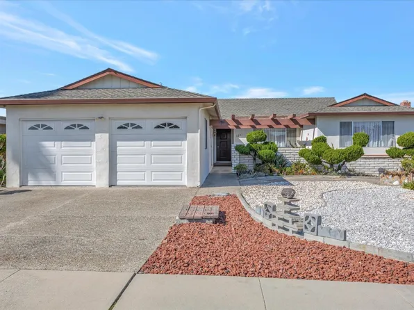3201 Crescent Ave, Marina, CA 93933