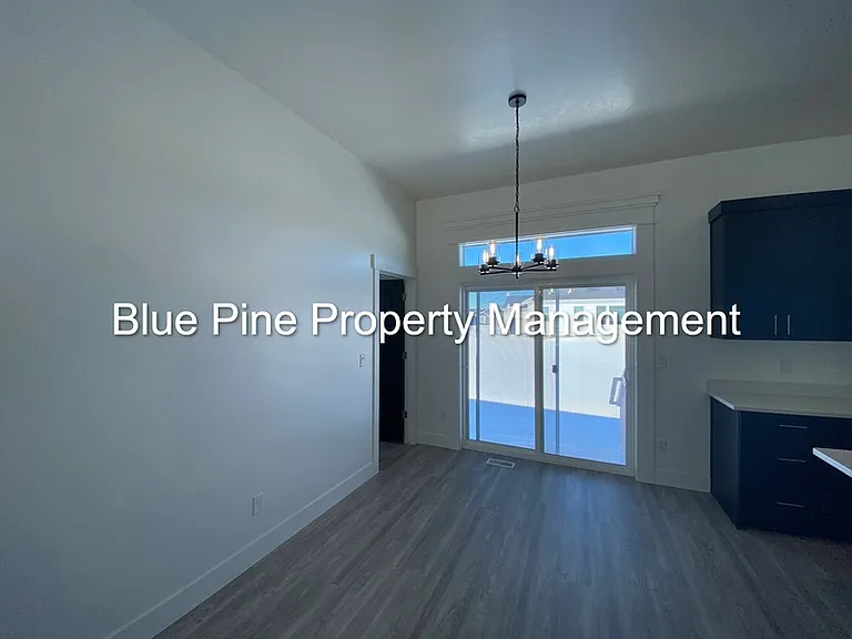 4331 N Catalina Ave — Photo 6