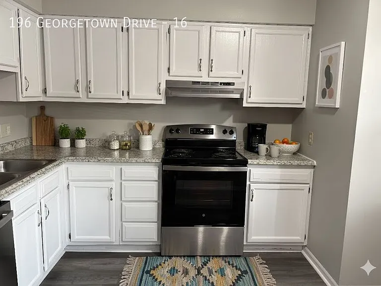 196 Georgetown Dr #16 — Photo 2