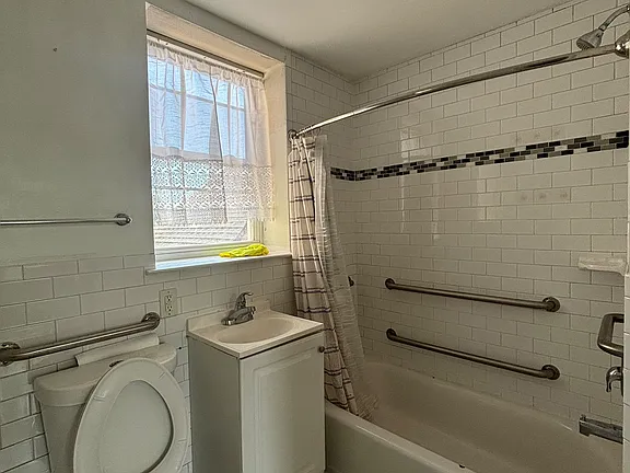 211 Summer Ave #11 — photo 5 of 5