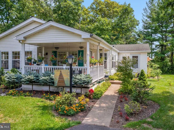 42 Elder Ct, New Hope, PA 18938