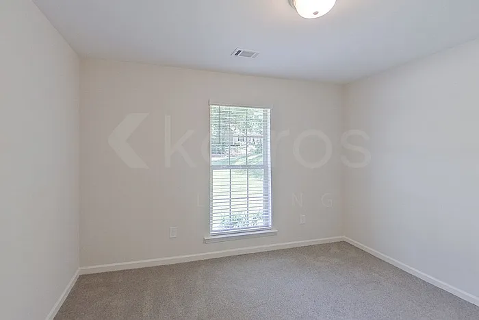 111 Live Oak Dr — Photo 15