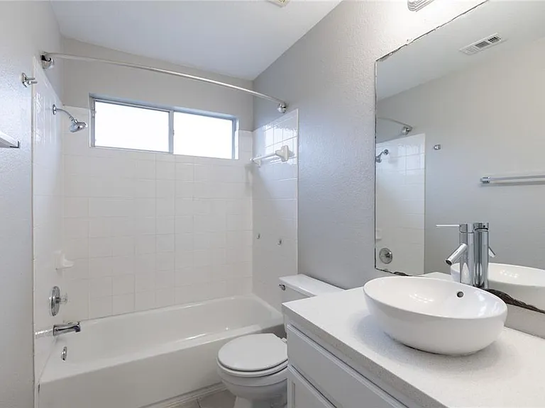 1701 Golden Sunrise Ln — Photo 19