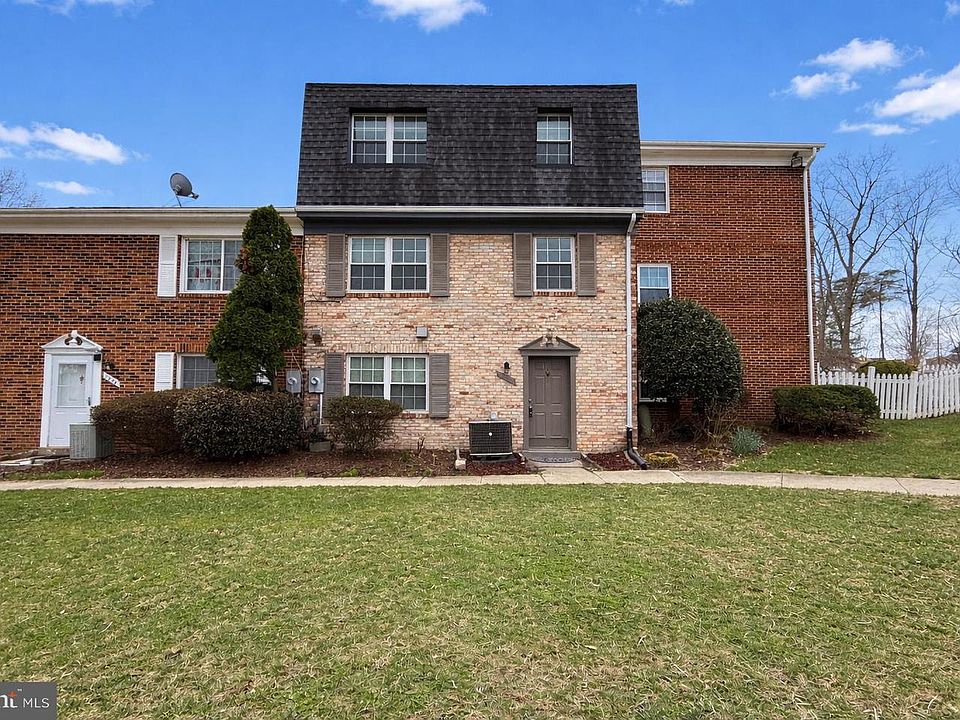 1st image of 9833 Hagel Cir