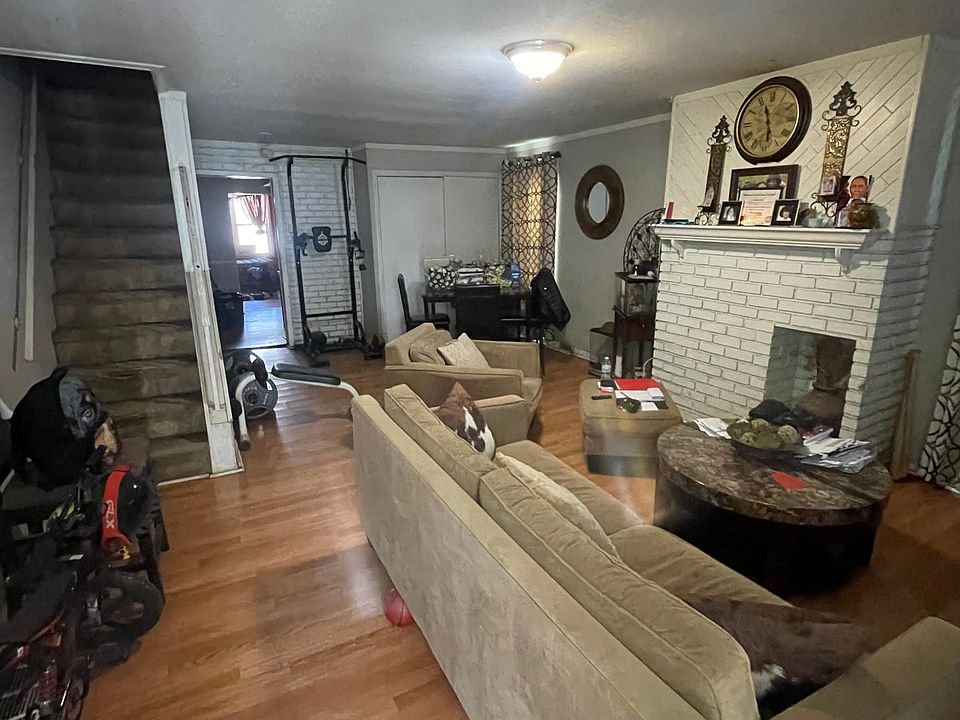 1st image of 320 High St