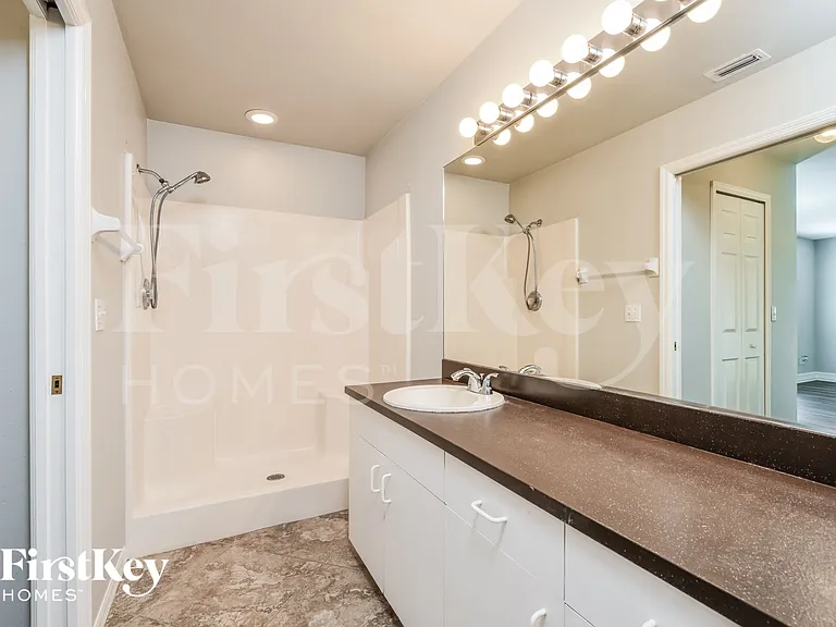 9033 Frank Rd — Photo 11