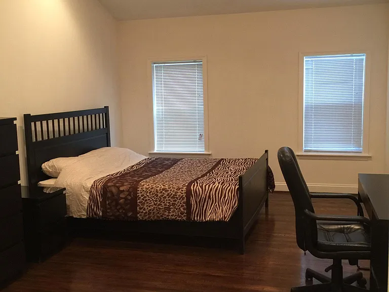 Hugh master bedroom with ensuite private bathroom on 2nd Upper Front
- furnished with queen sized bed, nightstand, dresser,desk and chair
- High ceiling with ceiling fan
- 3 large closets for storage.
- Central AC as well as Window AC for comfort.