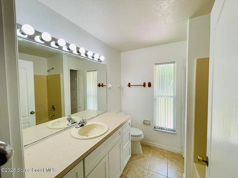 670 Elmont St NW — Photo 13