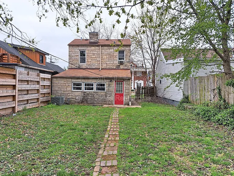 1014 Goss Ave — Photo 17