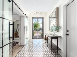 8214 E Whitton Ave, Scottsdale, AZ 85251