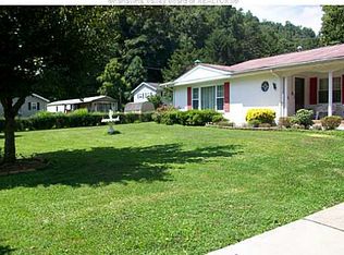 2972 Fields Creek Rd, Winifrede, WV 25214