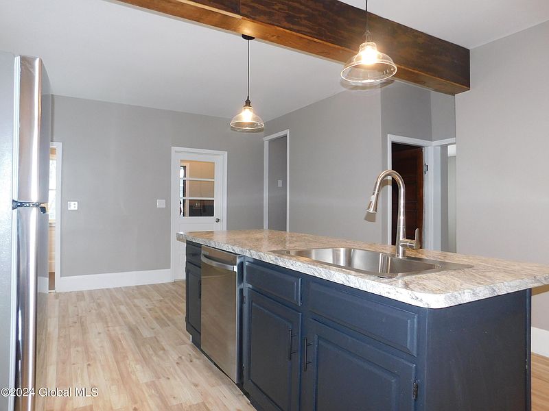 3rd image of 42 Maple Street