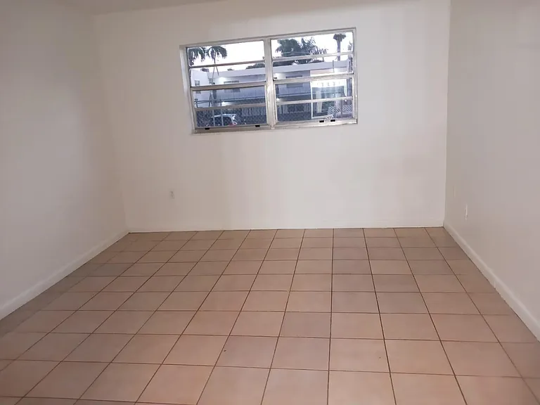 1015 NW 45th Ave #103 — Photo 17