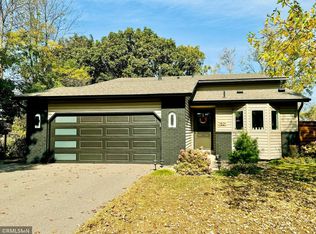 1521 Sherwood Rd, Shoreview, MN 55126