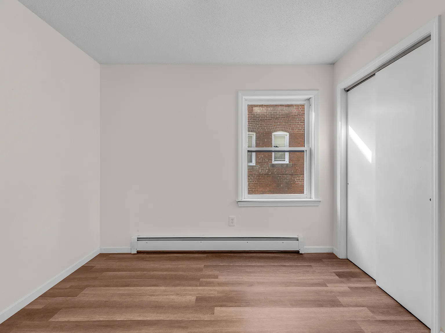 3 bed, 1450 sqft, $2,000 — Photo 2
