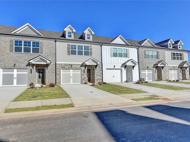 5116 Fox Den Rd — Photo 2