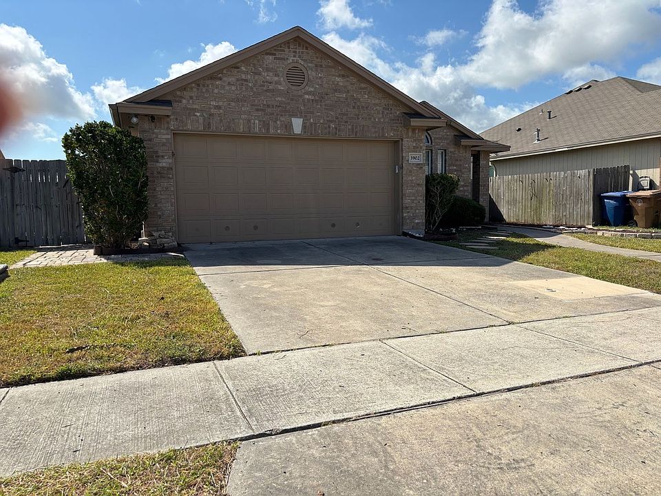 1st image of 3902 Las Bahias Dr