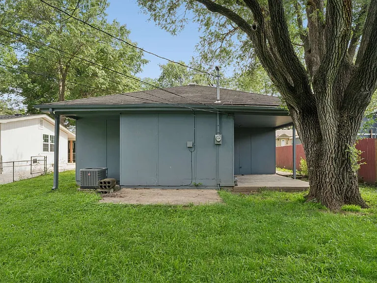 4842 Locust Ave — Photo 25