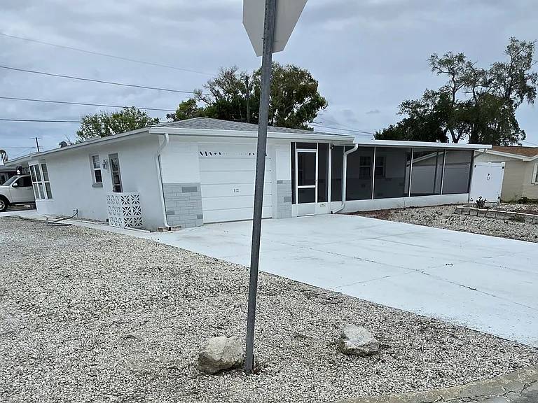5005 Genesis Ave — Photo 4