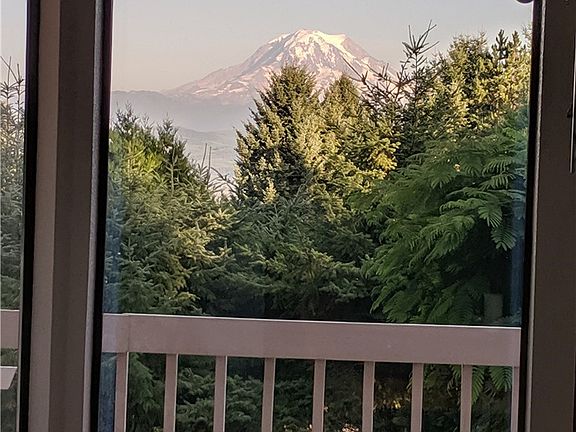 4th image of 14709 134th Ave E