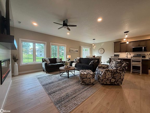 4th image of 103 Stonebrook Ct