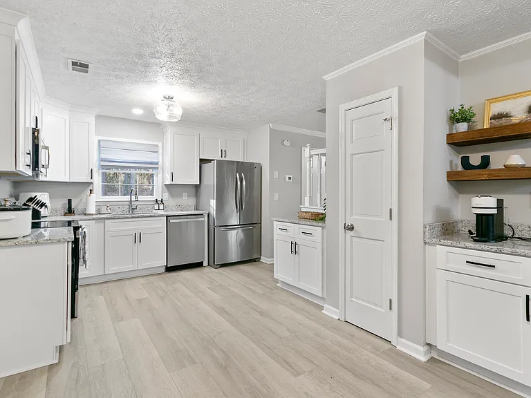 170 N Fayette Dr — Photo 4