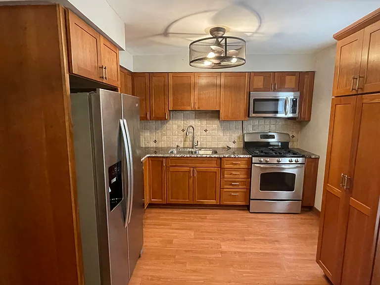 1616 Sexton Dr — Photo 3