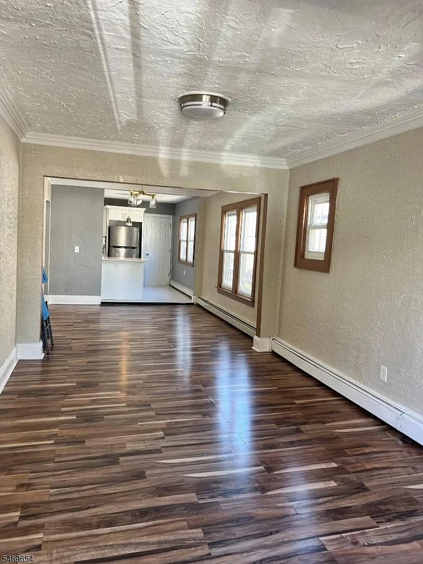 2 bed, 1.0 bath, $1,800 — Photo 4