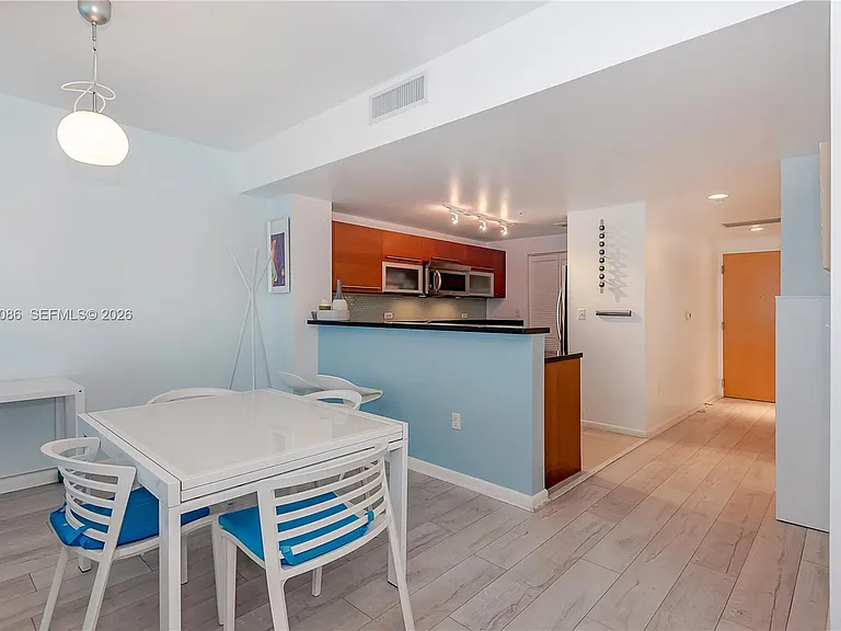253 NE 2nd St #907 — Photo 5