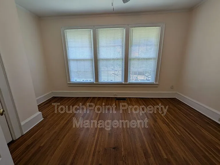 476 Spring St SW — Photo 16