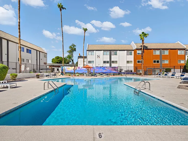 The Halston Apartments — Photo 12