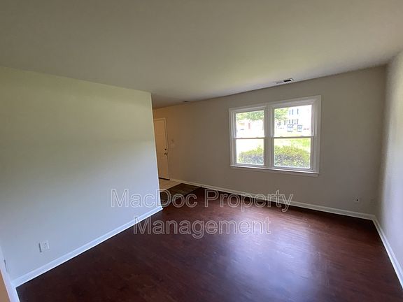 4th image of 298 Red Oak Dr