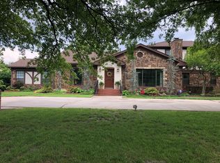 1706 Elmhurst Ave, Nichols Hills, OK 73120