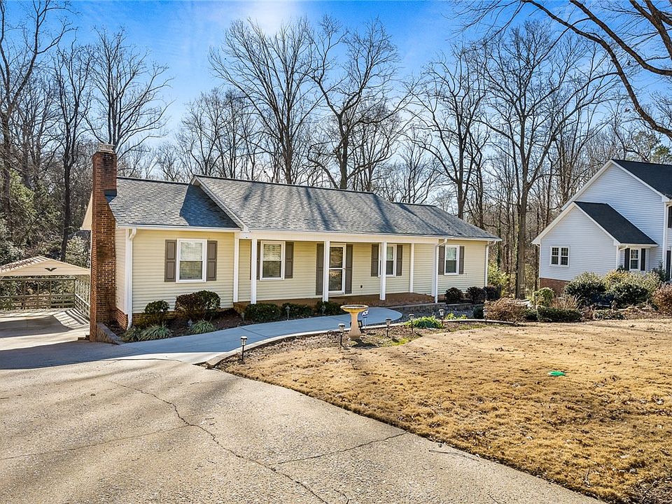 1st image of 206 Bendingwood Cir