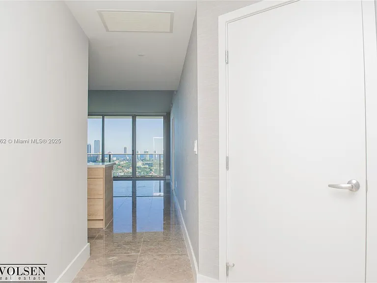 16385 Biscayne Blvd #2615 — Photo 39
