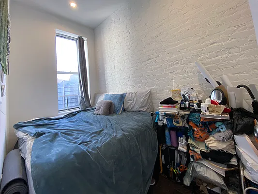 Rented by Kahen Properties | media 23