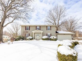 4800 Brecht Ln, Godfrey, IL 62035