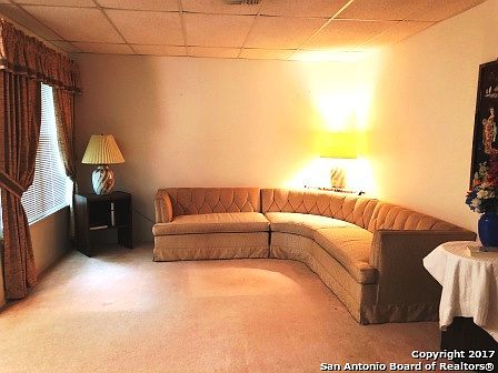 4th image of 111 Whitecliff Dr
