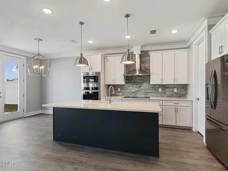 22802 Lakeview Dr — Photo 4