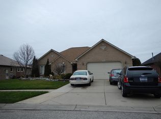 49360 Maplewood Ln, Macomb, MI 48044