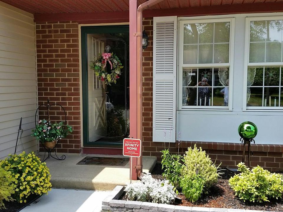 1st image of 6 Greenwood Ln #A