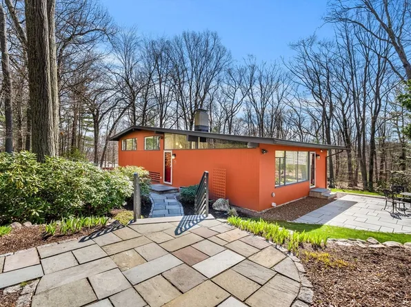 7 Gould Rd, Lexington, MA 02420