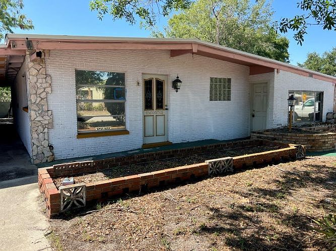 1st image of 5909 S Coolidge Ave