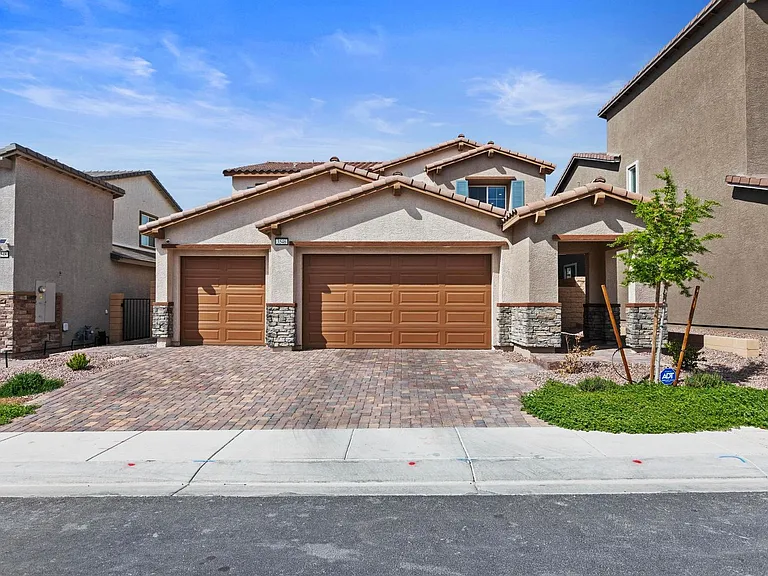 3546 Luciana Glen Ave — Photo 1